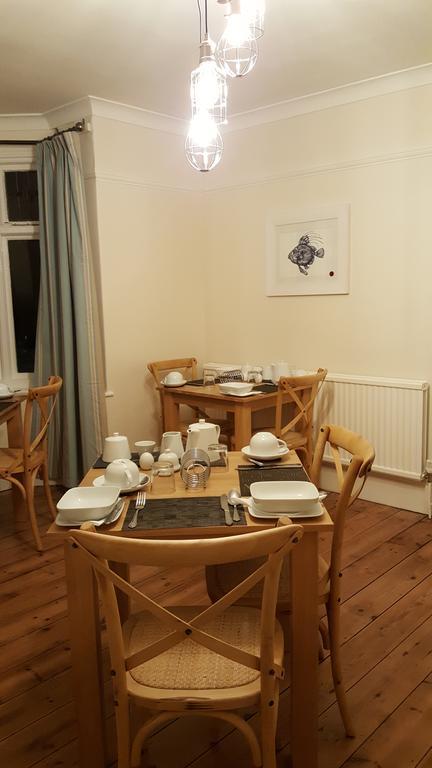 Schooner Point Guest House Лу Экстерьер фото