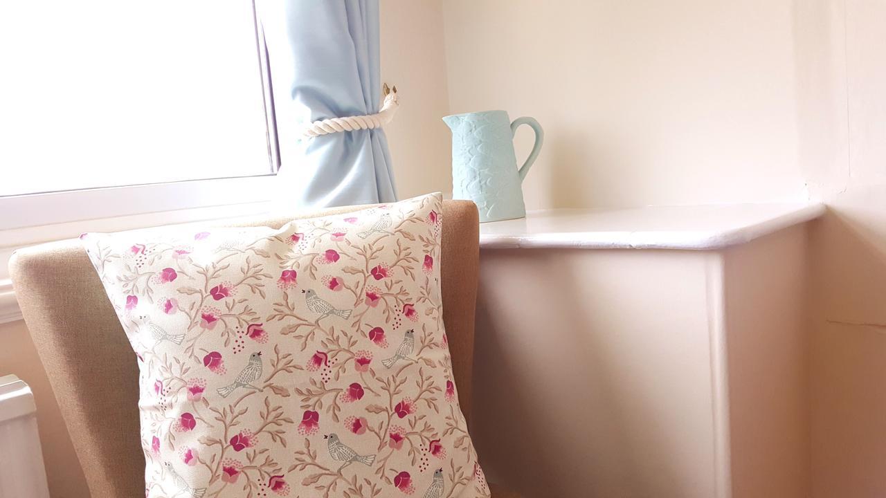 Schooner Point Guest House Лу Экстерьер фото